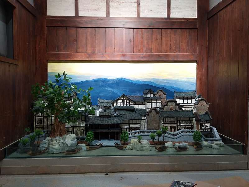 自貢沿灘工業(yè)園區(qū)《仙市古鎮(zhèn)》雕塑-一展景觀雕塑制作